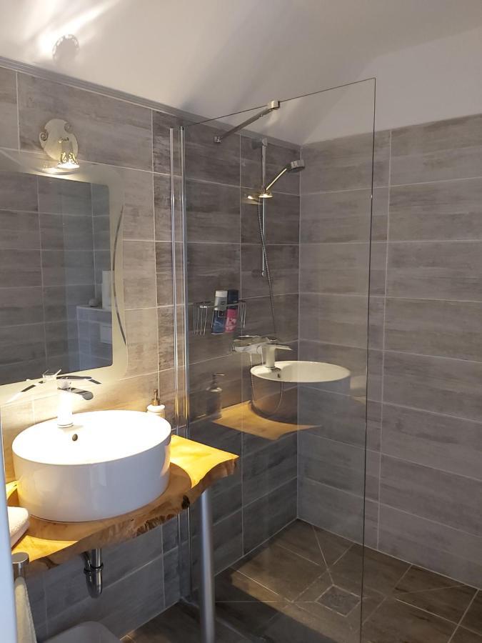 Rooms Grizzly Слуни Екстериор снимка